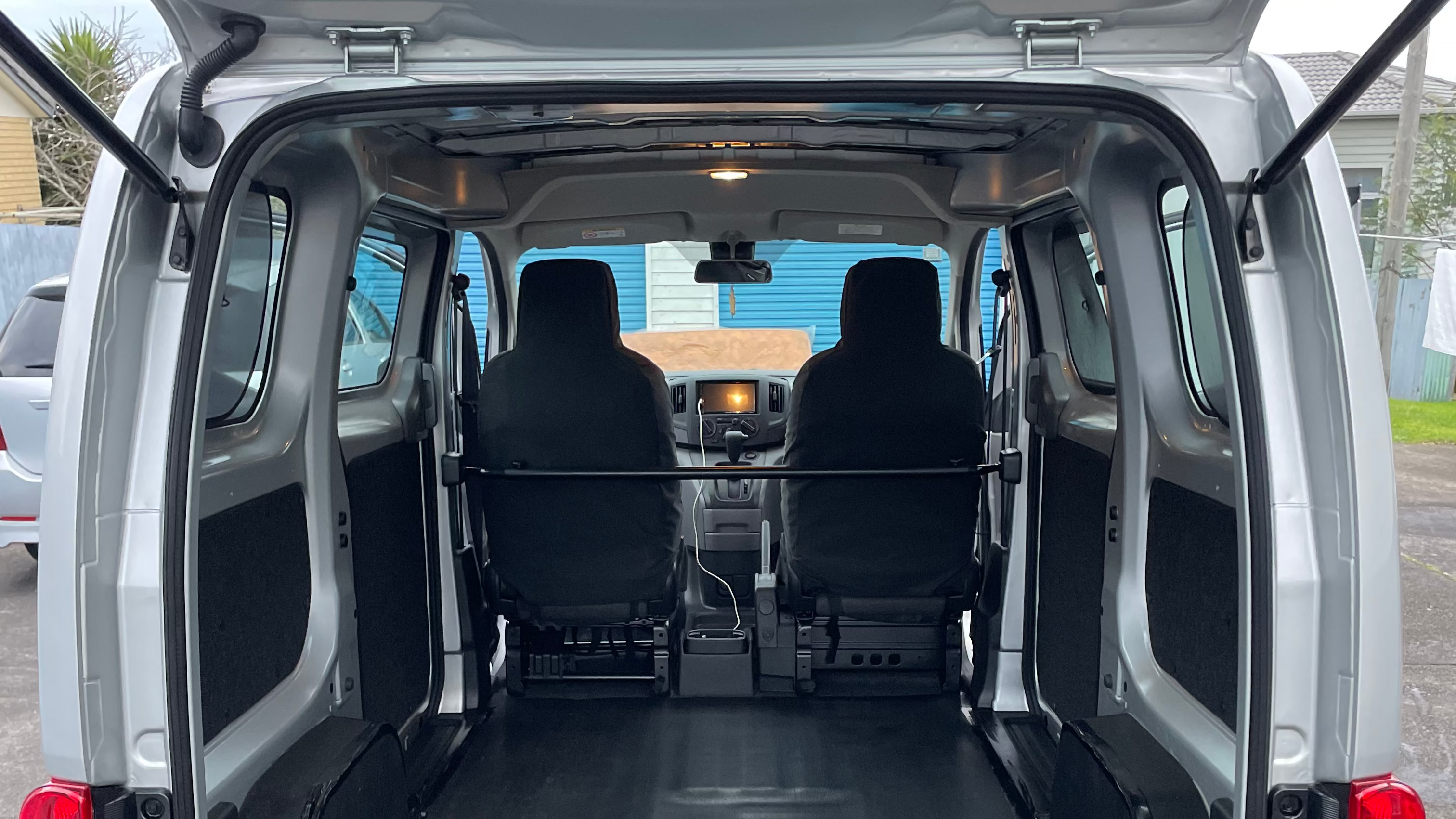 Nissan Van cheap  cargo van hire Auckland  Rentals